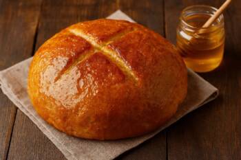 Топ рецепти за содена питка: От класическите до модерни вариации за празниците Топ рецепти за содена питка: От класическите до модерни вариации за празниците