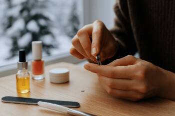 Как да поддържаме ноктите здрави през студения сезон