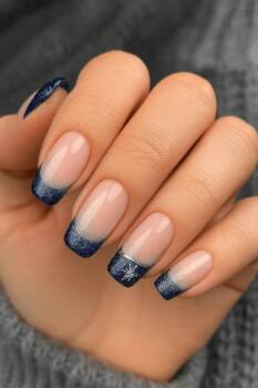 10 лесни зимни маникюра, които можеш да направиш сама у дома 10 лесни зимни маникюра, които можеш да направиш сама у дома