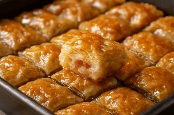 Коледна трапеза с любов: лесни и ароматни рецепти за цялото семейство Коледна трапеза с любов: лесни и ароматни рецепти за цялото семейство