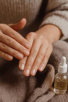 Как да поддържаме ноктите здрави през студения сезон