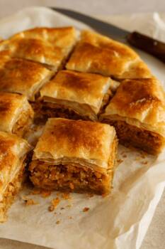 Традиции и аромати: какво задължително включва българската Коледна трапеза