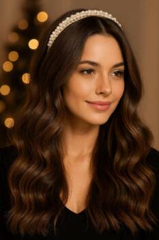 Идеи за романтични прически за коледните партита