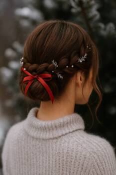 Идеи за романтични прически за коледните партита