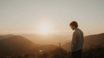 Трудната истина: любовта към себе си понякога означава да си тръгнеш Трудната истина: любовта към себе си понякога означава да си тръгнеш