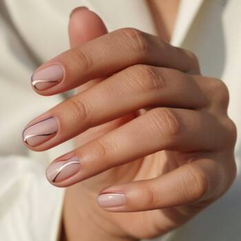 Минималистичният маникюр, който побърква модните инфлуенсърки през 2026 Минималистичният маникюр, който побърква модните инфлуенсърки през 2026
