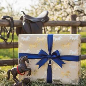 Подарък за Тодоровден за именици, които обичат традициите Подарък за Тодоровден за именици, които обичат традициите