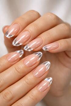 Стъклени нокти - Трендът от TikTok, който превзема козметичните салони в България точно сега