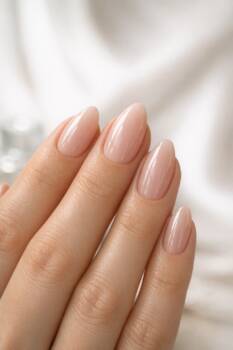 Тази форма на ноктите оптически издължава пръстите - абсолютен фаворит за 2026 Тази форма на ноктите оптически издължава пръстите - абсолютен фаворит за 2026