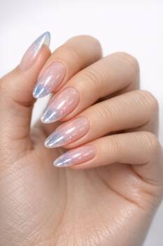 Тази форма на ноктите оптически издължава пръстите - абсолютен фаворит за 2026 Тази форма на ноктите оптически издължава пръстите - абсолютен фаворит за 2026