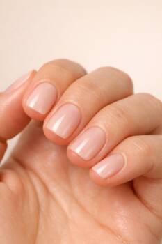 Топ 7 идеи за къси нокти: Практични, но по-стилни от всякога през пролетта Топ 7 идеи за къси нокти: Практични, но по-стилни от всякога през пролетта