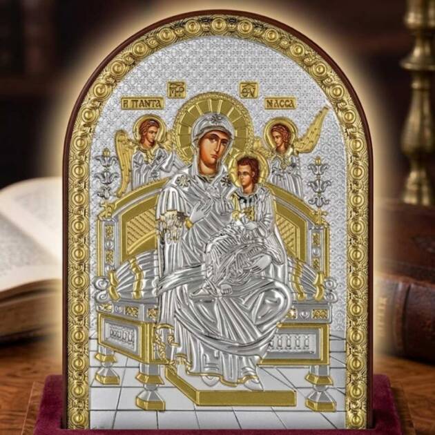 Чудесата, за които малко хора знаят: Какво наистина крият най-мощните икони на Света Богородица? Икона на Света Богородица Пантанаса със сребърен и златен обков.